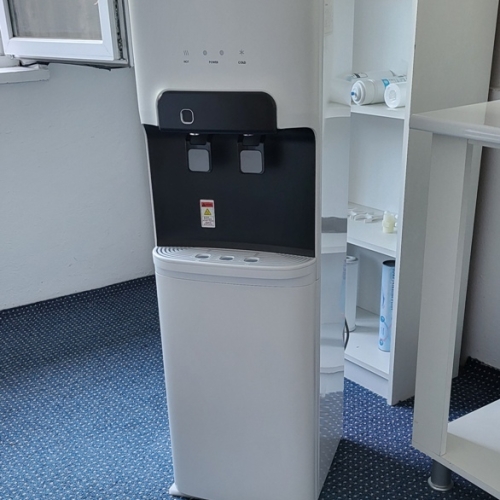 Dozator apa de podea