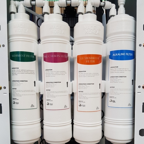 Dozator apa cu sistem de filtrare